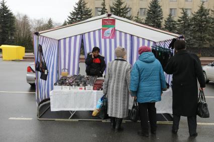 Ставрополь. Ярмарка выходного дня к пятилетию воссоединения Крыма с Россией открылась на площади Ленина.