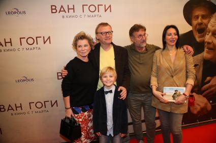 Диск 321. Супруга актера Леонида Ярмольника Оксана актеры Алексей Серебряков Леонид Ярмольник Алика Смехова и актер Савелий Кудряшов