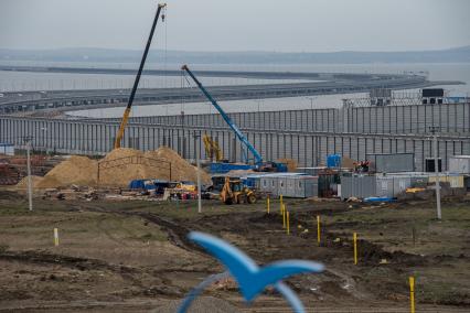 Крым,Тамань. Вид на строительство железнодорожной части Крымского моста.