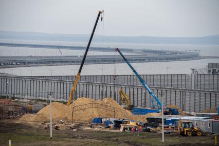 Крым,Тамань. Вид на строительство железнодорожной части Крымского моста.