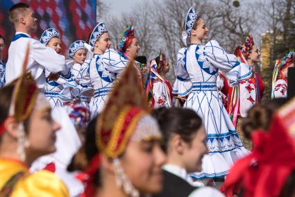 Крым, Симферополь.  Участники праздничных мероприятий, посвященных 5-й годовщине Общекрымского референдума 2014 года и воссоединения Крыма с Россией.