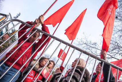 Крым, Симферополь.  Народ на улицах города во время мероприятий посвященных 5-й годовщине Общекрымского референдума 2014 года и воссоединения Крыма с Россией.