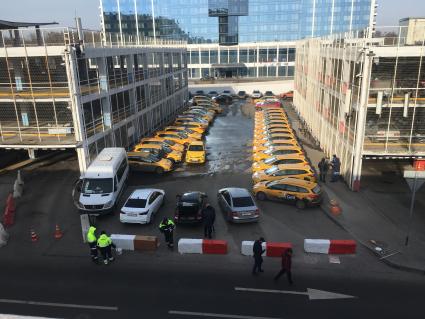 Москва. Такси в аэропорту Внуково.