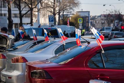 Крым, Симферополь.   Во время праздничного мероприятия, посвященного пятой годовщины проведения Общекрымского референдума и воссоединения Крыма с Россией, после окончания автопробега на горе Гасфорта.