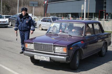 Ставрополь. Сотрудники ДПС проводят рейд по выявлению нарушителей на дороге.