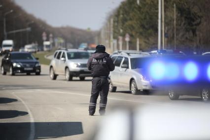 Ставрополь.  Сотрудники ДПС проводят рейд по выявлению нарушителей на дороге.