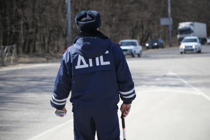 Ставрополь.  Сотрудники ДПС проводят рейд по выявлению нарушителей на дороге.