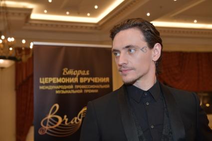 Москва.   Артист балета Сергей Полунин перед началом торжественного ужина, посвященного премии BraVo в отеле The Ritz Carlton Moscow.