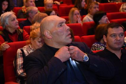 Москва. Депутат Госдумы РФ Николай Валуев во время юбилея режиссера Бориса Грачевского в Доме кино.