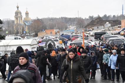 Москва.   Во время церемонии прощания с певицей Юлией Началовой на Троекуровском кладбище.