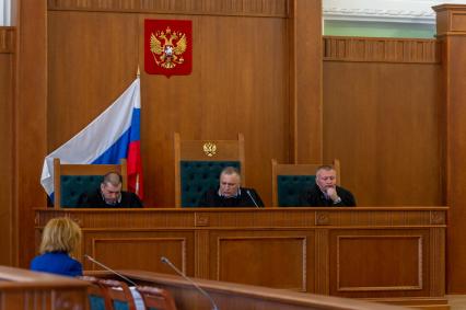 Санкт-Петербург. Выездное заседание Московского окружного военного суда по делу об организации теракта в петербургском метро 3 апреля 2017 года на в.
