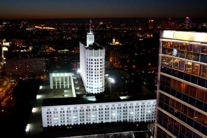 Москва. Вид на  Дом Правительства.