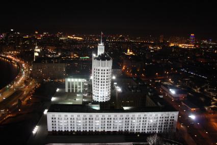 Москва. Вид на  Дом Правительства.