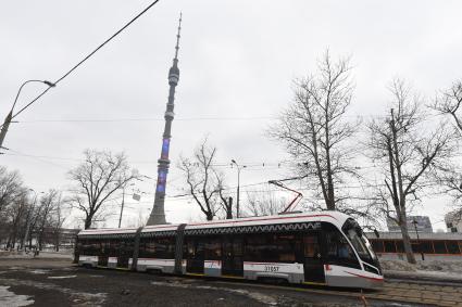 Москва. Трамвай на улице Академика Королева после завершения капитального ремонта трамвайных путей.