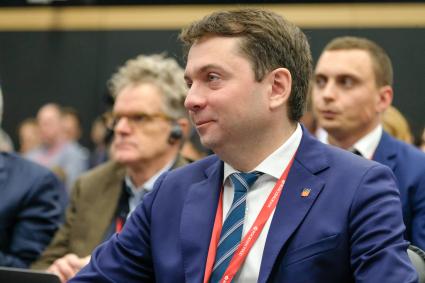 Санкт-Петербург. Временно исполняющий обязанности губернатора Мурманской области Андрей Чибис во время сессии `Северный морской путь - ключ к развитию российской Арктики` в конгрессно-выставочном центре `Экспофорум` в рамках V Международного арктического форума `Арктика - территория диалога`.