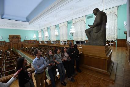 Москва. В залах  Российской Государственной библиотеки.