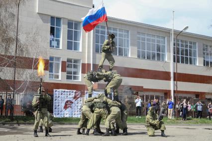 Ставрополь. Показательные выступления военнослужащих на  краевых соревнованиях юнармейских игр по военно-прикладным видам спорта.