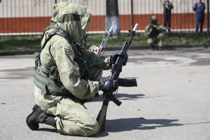 Ставрополь. Показательные выступления военнослужащих на  краевых соревнованиях юнармейских игр по военно-прикладным видам спорта.