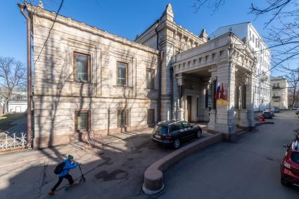 Москва. Вид на особняк, принадлежавший золотопромышленнику Николаю Стахееву на Новой Басманной улице.