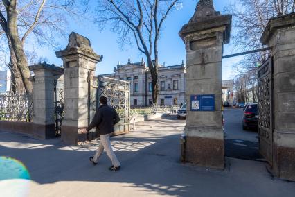 Москва. Вид на особняк, принадлежавший золотопромышленнику Николаю Стахееву на Новой Басманной улице.