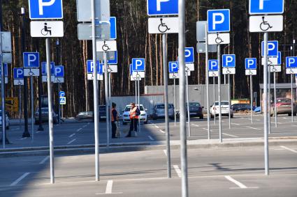 Москва. Парковочные места для инвалидов.