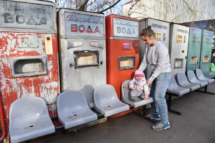 Москва. Автоматы продажи газированной воды в Музее индустриальной культуры в Кузьминках.