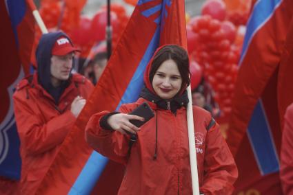 Екатеринбург. Сторонники КПРФ перед началом первомайского шествия