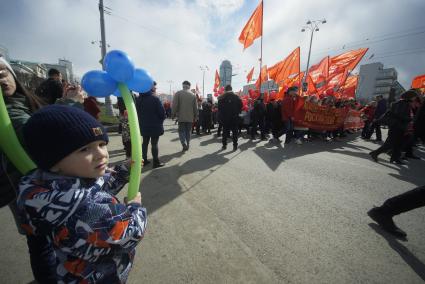 Екатеринбург. Сторонники КПРФ во время первомайского шествия