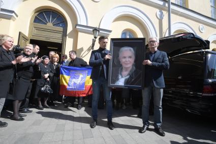Москва. Во время церемонии прощания с актрисой Элиной Быстрицкой в Малом театре.