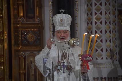 Москва. Патриарх Московский и всея Руси Кирилл во время праздничного пасхального богослужения в храме Христа Спасителя.