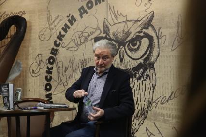 Диск330. Московский Дом книги на Новом Арбате. Презентация книги воспоминаний Вениамина Смехова о Владимире Высоцком ЗДРАВСТВУЙ, ОДНАКО... 2018. На снимке: автор книги, актер, режиссер Вениамин Смехов