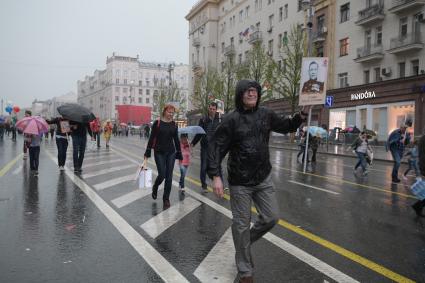 Москва. Участники акции `Бессмертный полк` на Тверской улице.