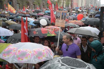 Москва. Участники акции `Бессмертный полк` на Тверской улице.