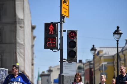 Москва. Велосветофор на переходе  площади Никитских ворот.