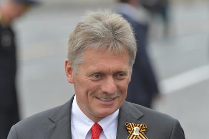 Москва. Пресс-секретарь президента РФ Дмитрий Песков на Красной площади во время военного парада, посвященного 74-й годовщине Победы в Великой Отечественной войне.