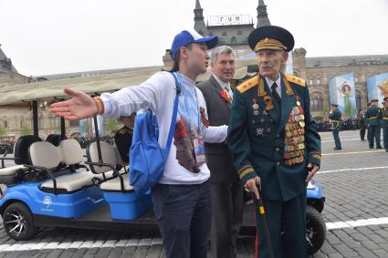 Москва.  На Красной площади  перед началом военного парада, посвященного 74-й годовщине Победы в Великой Отечественной войне.