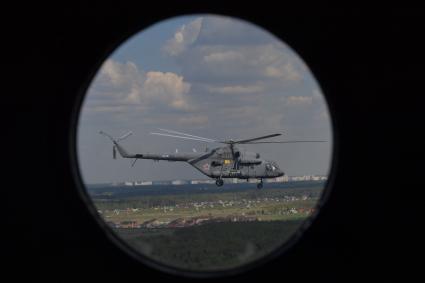 Московская область, Кубинка. Многоцелевой вертолет Ми-8АМТШ во время  генеральной репетиции воздушной части парада Победы.