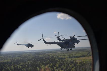 Московская область, Кубинка. Многоцелевой вертолет Ми-8АМТШ во время  генеральной репетиции воздушной части парада Победы.