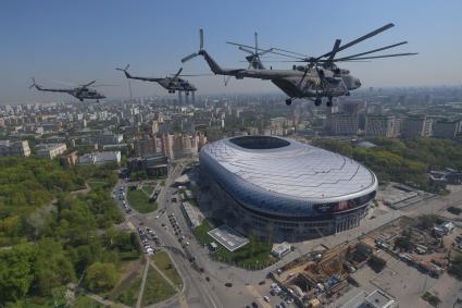 Московская область, Кубинка. Многоцелевой вертолет Ми-8АМТШ во время  генеральной репетиции воздушной части парада Победы.