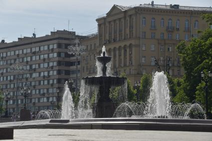 Москва.  Фонтан на Пушкинской площади.