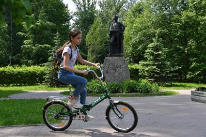 Московская область, Мытищи. Памятник русскому полководцу А.В. Суворову.