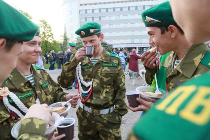 Барнаул. Во время празднования Дня пограничника.