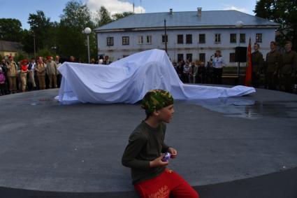 Новгородская область,Тесово-Нетыльское.  Открытие сквера Павших героев.