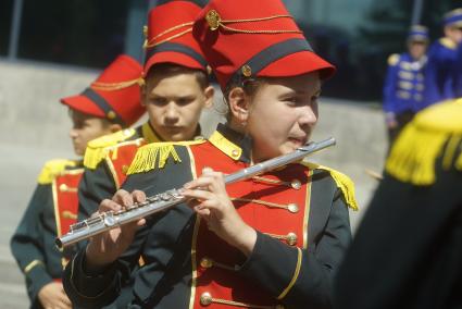 Екатеринбург. Парад 24 духовых оркестров, во время закрытия Уральского культурного форума.