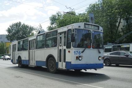 Екатеринбург. Троллейбус в городе