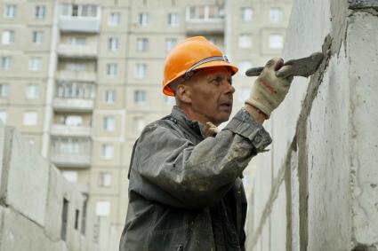 Свердловская область. Нижний Тагил. Строительство жилого дома к празднованию 300-летия