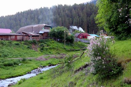 Горный Алтай, село Анос. Вид на село.