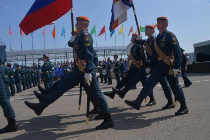 Ногинск. Демонстрационные учения МЧС РФ в рамках XII Международного салона средств обеспечения безопасности `Комплексная безопасность-2019` на полигоне Ногинского спасательного центра МЧС России.