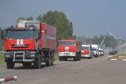 Ногинск. Демонстрационные учения МЧС РФ в рамках XII Международного салона средств обеспечения безопасности `Комплексная безопасность-2019` на полигоне Ногинского спасательного центра МЧС России.