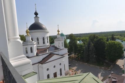 Московская область.  На колокольне  Николо-Берлюковского  мужского монастыря.